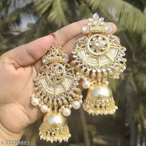 Latest Earings Designs: આપ સ્ટાઇલિશ અને આકર્ષક દેખાવા માંગો છો? તો ફેસ્ટિવલમાં આ ઇરિંગ ટ્રાય કરો
