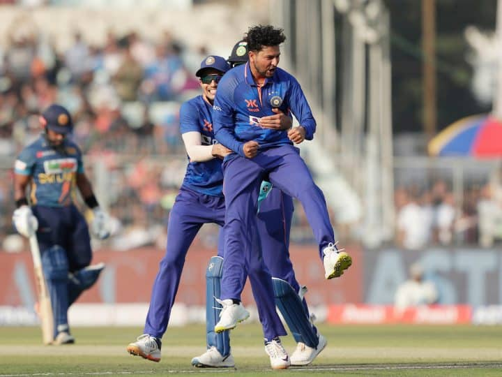 India vs Sri Lanka 2nd ODI 1st innings highlights eden gardens kolkata kuldeep yadav umran malik IND vs SL 2nd ODI: कुलदीप-सिराज के आगे श्रीलंकाई बल्लेबाजों ने टेके घुटने, 215 रनों पर ऑल आउट हुई टीम