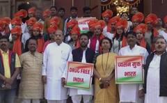 In Pics : व्यसन मुक्तीसाठी महाराष्ट्र प्रदेश युवक काँग्रेसचे कार्यकर्ते एकवटले