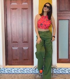 Sunny Leone Latest Photos: कैमरे के सामने एक से बढ़कर एक पोज, एक्ट्रेस सनी लियोनी से सीखें अपने स्टाइल को फ्लॉन्ट करना