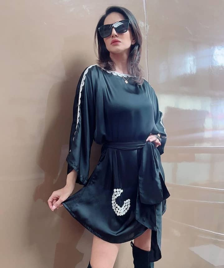 बॉलिवूड ब्युटी सनी लिओनी नेहमीच तिच्या वेगवेगळ्या लुक्समधले फोटो सोशल मीडियावर पोस्ट करत असते.(फोटो सौजन्य :sunnyleone/इंस्टाग्राम)