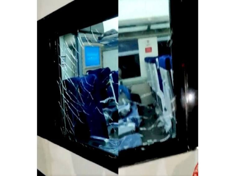 Vande Bharat Train Vandalised In Andhra Pradesh Visakhapatnam know more details in tamil பிரதமர் மோடி திறக்கவிருந்த புதிய வந்தே பாரத் ரயில்...கல் வீசி தாக்கப்பட்டதால் பரபரப்பு...நடந்தது என்ன..?