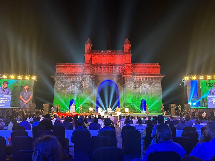 या कार्यक्रमात बोलताना मुख्यमंत्री एकनाथ शिंदे म्हणाले की, ''6 महिन्यांपूर्वी आम्हीही एक रेस केली.'' ते म्हणाले, मुंबईत पण रेस व्हायला पाहिजे. समृद्धी महामार्ग यासाठी योग्य आहे.