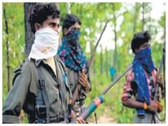 चाईबासा में लगातार दूसरे दिन नक्सलियों का आतंक, लैंडमाइंस विस्फोट में आठ जवान घायल