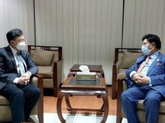 चीन के नए विदेश मंत्री अचानक बांग्लादेश क्यों पहुंच गए, इस यात्रा के क्या मायने?