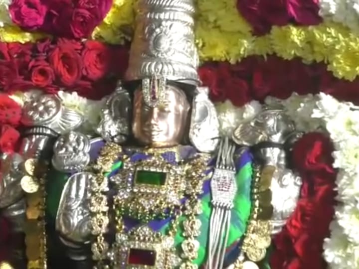 கரூர் ஸ்ரீ அபய பிரதான ரங்கநாதர் ஆலய  சுவாமி திருவீதி உலா - திரளான  பக்தர்கள் பங்கேற்பு