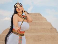 Egyptian model Salma al-Shimi: मॉडल ने सालों पहले मिस्र की प्राचीन पोशाक पहन खिंचवाई थी पिरामिड के सामने ग्लैमरस फोटो, हुई थी गिरफ्तार, फिर कहां गायब हो गई
