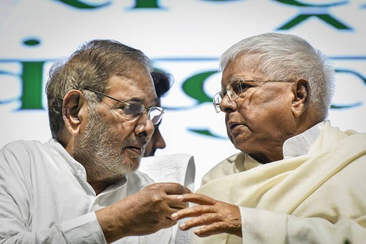 यानंतर शरद यादव यांनी राजकारणात मागे वळून पाहिले नाही. 1977 मध्ये ते जबलपूर लोकसभा मतदारसंघातून पुन्हा खासदार म्हणून निवडून आले. यादरम्यान ते युवा जनता दलाचे अध्यक्षही झाले.