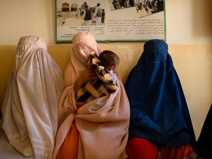 Women In Afghanistan Fear For Life Under Taliban Rule Male Doctors Stopped To Treating Females