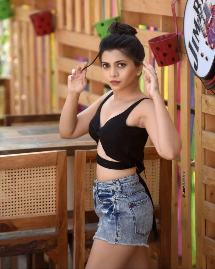 ‘बिग बॉस मराठी ४’च्या घरात पहिल्यांदाच एका जोडीने एन्ट्री घेतली होती. मात्र, बिग बॉस मराठीच्या घरात आल्यानंतर या जोडीच्या नात्यामध्ये दुरावा आला होता.(फोटो सौजन्य :ruchira_rj/इंस्टाग्राम)