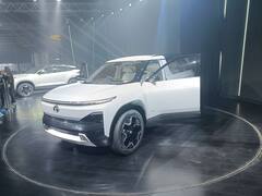 Auto Expo 2023: ऑटो एक्सपो में टाटा की दो शानदार इलेक्ट्रिक एसयूवी पेश, देखें तस्वीरें