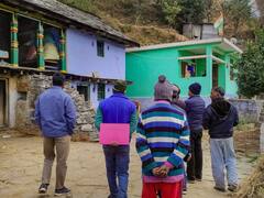 बारिश ने बढ़ाई जोशीमठ की मुसीबत, पुनर्वास पैकेज के लिए CM की अध्यक्षता में कमेटी का गठन | Updates