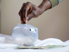 కుటుంబ ఆదా.. గోవిందా! 30 ఏళ్ల కనిష్ఠానికి పడిపోయిన సేవింగ్స్‌!