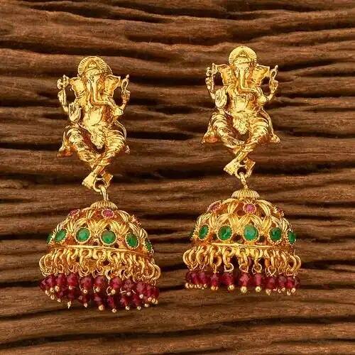 Latest Earings Designs: આપ સ્ટાઇલિશ અને આકર્ષક દેખાવા માંગો છો? તો ફેસ્ટિવલમાં આ ઇરિંગ ટ્રાય કરો