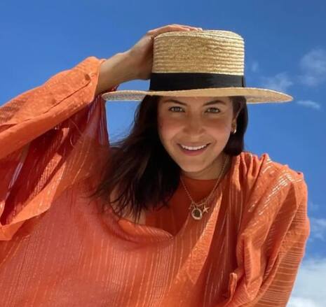 अभिनेत्री अनुष्का शर्मानं विक्रीकर विभागाविरोधात मुंबई उच्च न्यायालयात याचिका दाखल केली आहे.