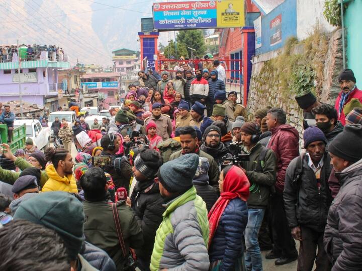भू-धंसाव से प्रभावित जोशीमठ में ‘असुरक्षित’ घोषित किए गए दो होटलों को ढहाने की कार्रवाई 12 जनवरी को शुरू कर दी गई.