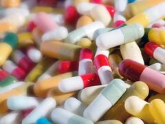 हर बात में खाते हैं एंटीबायोटिक्स, तो संभल जाइए हो सकती हैं ये गंभीर बीमारी