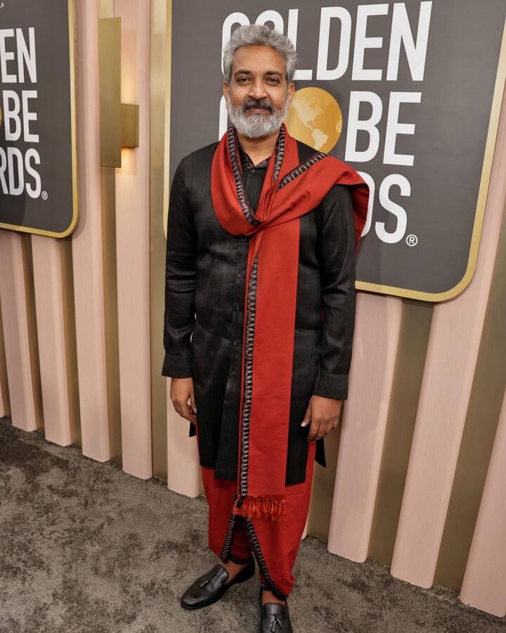 సంప్రదాయ వస్త్రధారణతో ఆకట్టుకున్న దర్శకుడు రాజమౌళి.Photo Credit: RRR Movie/Instagram