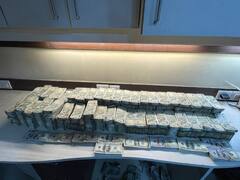 PSL Scam: सीबीआई ने मुंबई में मारा छापा, भारी मात्रा में डॉलर और नकदी बरामद