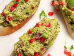 Avocado Chia Toast: नाश्ते में बनाएं एवोकाडो चिया टोस्ट, पूरे दिन रहेंगे फ्रेश