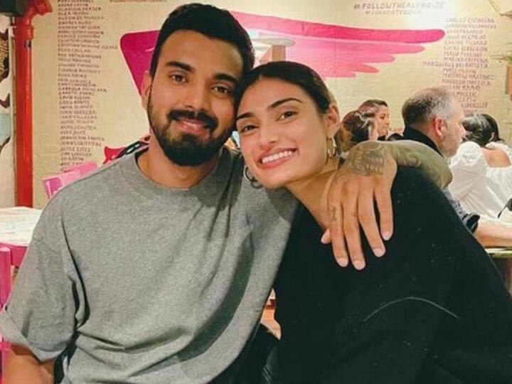 अनेक वर्षे एकमेकांना डेट केल्यानंतर अथिया आणि केएल लग्नबंधनात अडकणार आहेत.