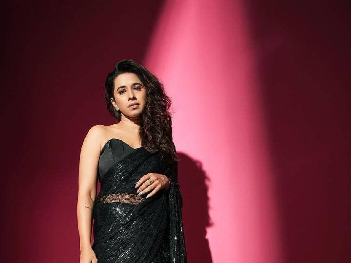 'चला हवा येऊ द्या' या लोकप्रिय कॉमेडी शोमधून श्रेया प्रेक्षकांचं मनोरंजन करते.(फोटो सौजन्य : shreyabugde/इंस्टाग्राम)