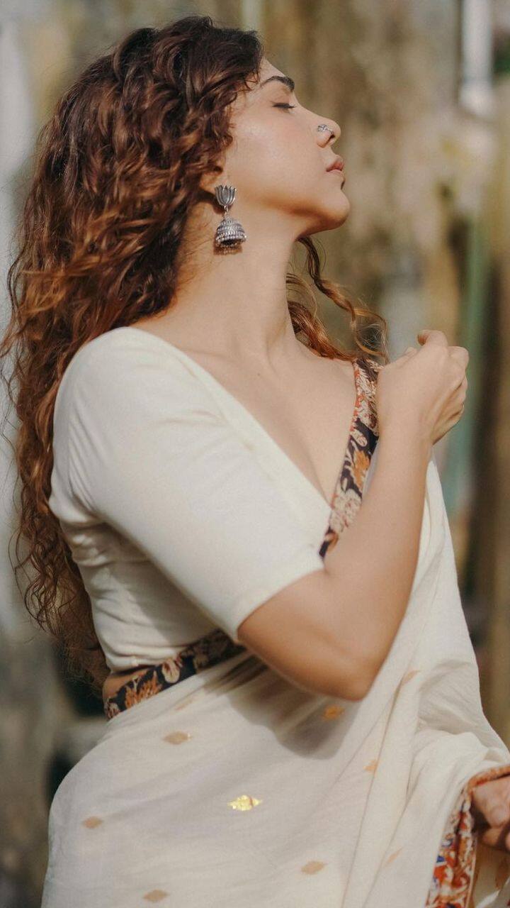 மலையாள நாயகி மடோனா சபாஸ்டியன்