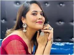 Anasuya Bharadwaj: ఎర్ర ముద్దమందారంలా మెరిసిపోతున్న అనసూయ