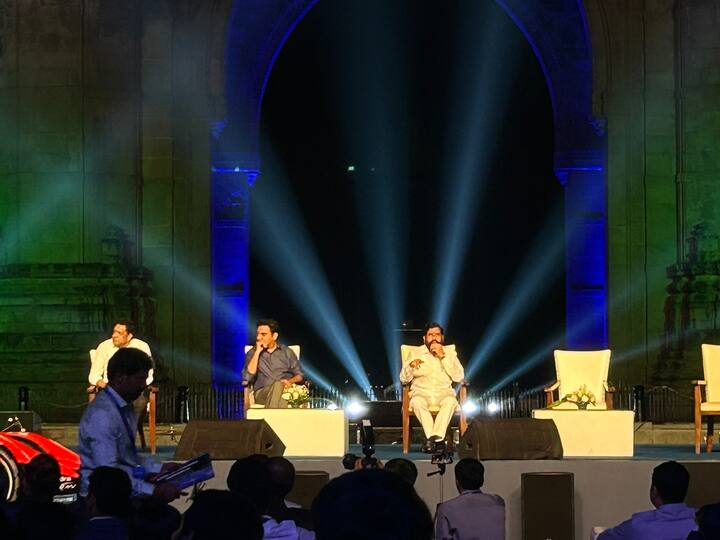 या सोहळ्याला मुख्यमंत्री एकनाथ शिंदे आणि केंद्रीय मंत्री नितीन गडकरी उपस्थित होते.