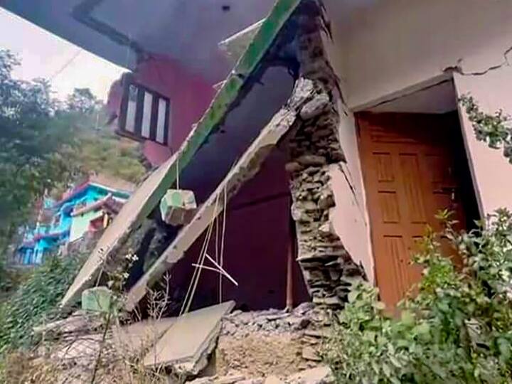 केंद्रीय भवन अनुसंधान संस्थान की ओर से मकानों को हुए नुकसान का जायजा लिया जा रहा है जिसके लिए लोक निर्माण विभाग के 30 इंजीनियर मदद कर रहे हैं.