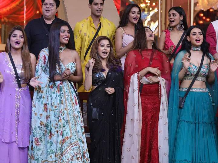 बिग बॉस: मशहूर रिएलिटी शो 'बिग बॉस' एक बार फिर चर्चा का विषय बन गया है. इस रिएलिटी शो को लोग काफी ज्यादा पसंद करने लगे हैं.