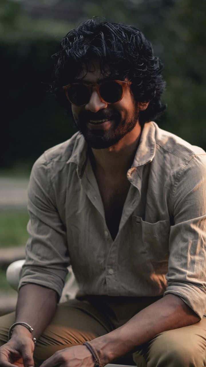 தற்போது அர்ஜுன் தாஸுடன் ஐஸ்வர்யா லட்சுமி போட்டோ எடுத்து இன்ஸ்டாவில் பகிர்ந்துள்ளார்