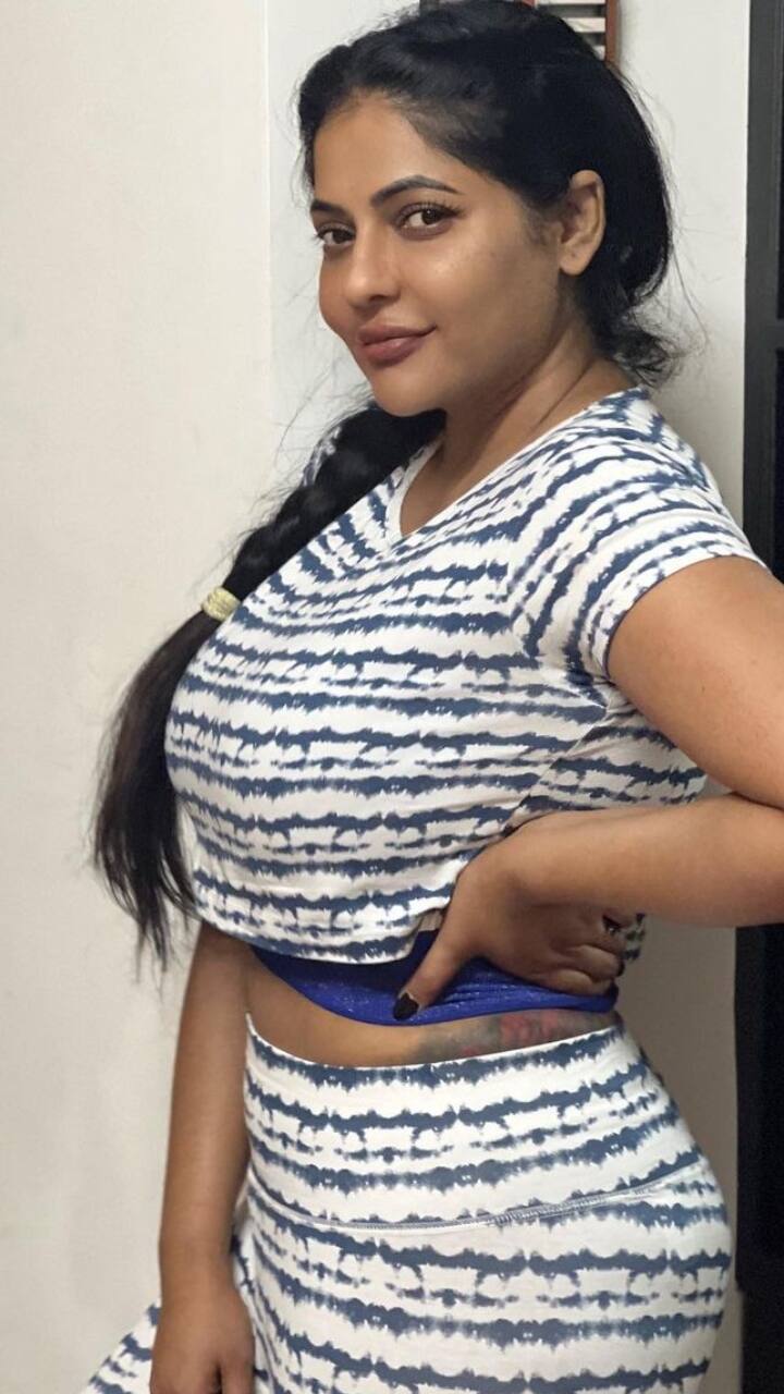 விலங்கு எனும் வெப் சீரிஸிலும் நடித்துள்ளார்
