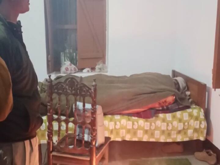 Nawada News: नवादा में वन विभाग के अधिकारियों पर हमला, खाई में पलट दी गाड़ी, रेंजर, फॉरेस्टर का फटा सिर Nawada News: Attack on forest department officials in Nawada, car overturned in ditch, ranger, forester's head torn ann Nawada News: नवादा में वन विभाग के अधिकारियों पर हमला, खाई में पलट दी गाड़ी, रेंजर, फॉरेस्टर का फटा सिर