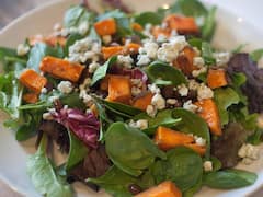 Sweet Potato Salad Recipe: सर्दियों में खाएं चटपटे शकरकंद के सलाद, पूरे दिन रहेंगे हाइड्रेट