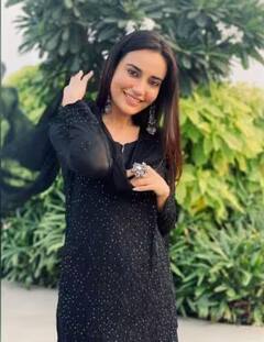 Surbhi Jyoti Latest Look: ਕਾਲੇ ਸੂਟ 'ਚ ਸੁਰਭੀ ਜੋਤੀ ਦਾ ਖੂਬਸੂਰਤ ਅੰਦਾਜ਼, ਖਾਸ ਮੌਕਿਆਂ 'ਤੇ ਤੁਸੀਂ ਵੀ ਇਸ ਤਰ੍ਹਾਂ ਤਿਆਰ ਕਰ ਸਕਦੇ ਹੋ।