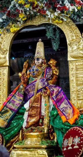 நினைப்பதை நடத்தி வைப்பாய் வைகுந்தா மறைத்ததைப் பறித்திடுவாய் கோவிந்தா..
