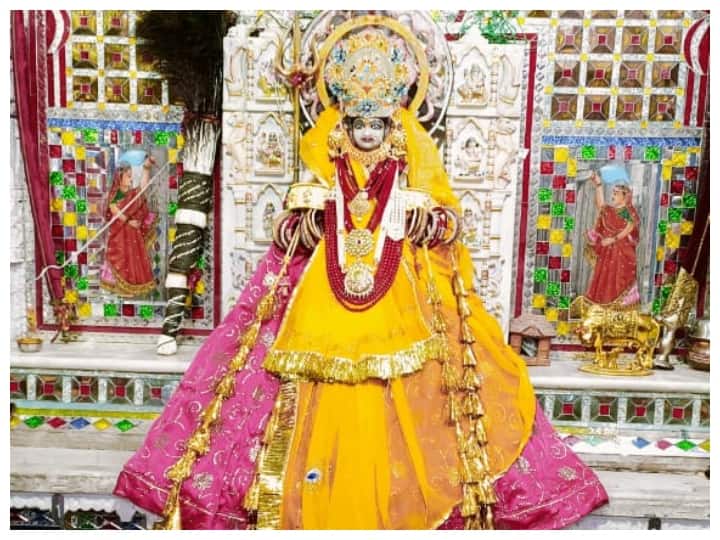 Udaipur Karni Mata Mandir:  राजस्थान में करणी माता मंदिर की चर्चा होने पर सबसे पहले ध्यान  बीकानेर के देशनोक में जाता है. उदयपुर में भी करणी माता के मंदिर का इतिहास रोचक है.