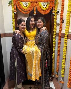 Ruhanika Dhawan : वय फक्त 15 वर्ष आणि आलिशान घराची मालकीण, रुहानिका धवनच्या नव्या घराचा गृहप्रवेश; फोटो व्हायरल