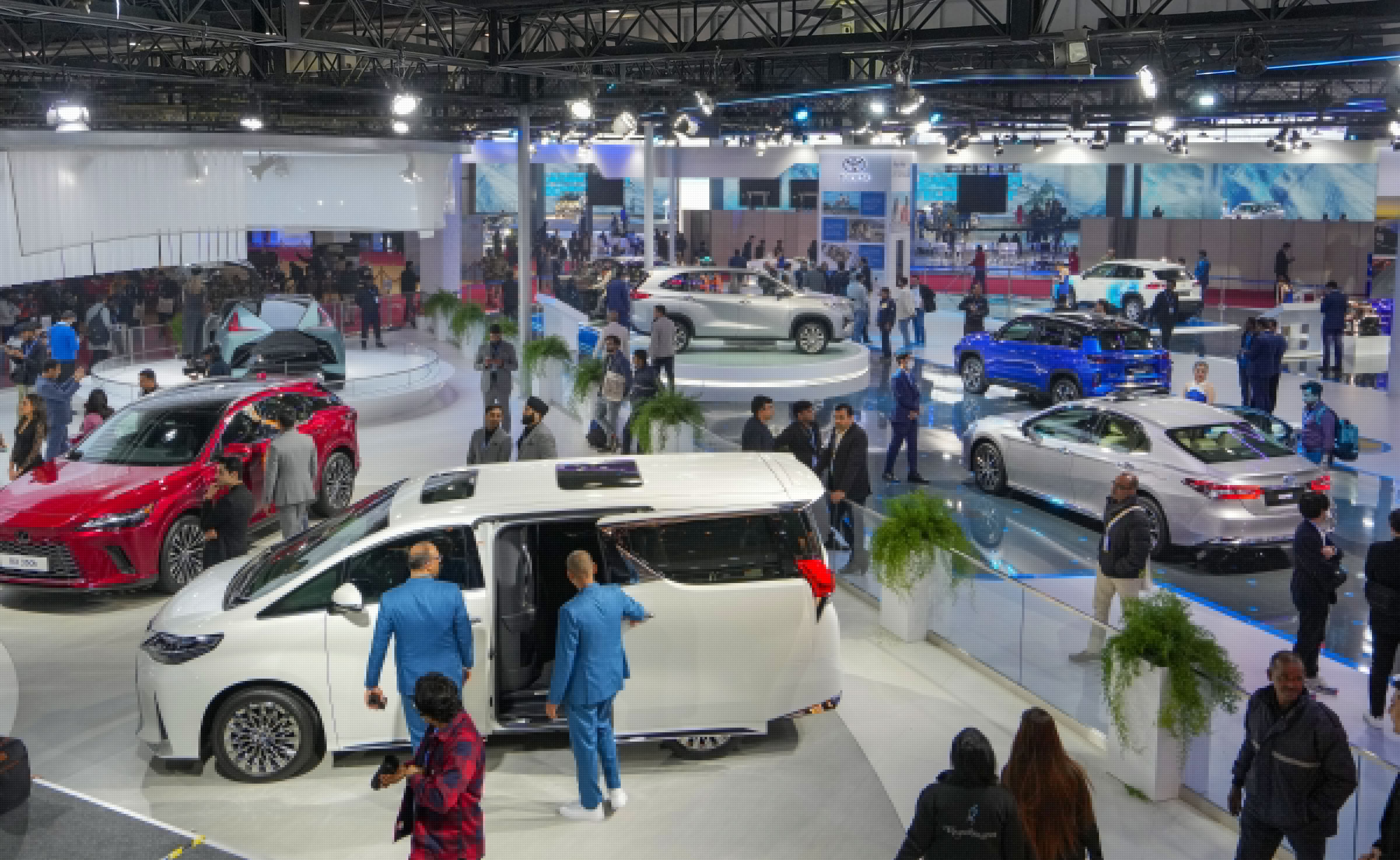 Auto Expo 2023 Photos: গাড়ি-বাজারে নতুন চমক অটো এক্সপোতে, দেখা মিলল রকমারি তিন চাকারও