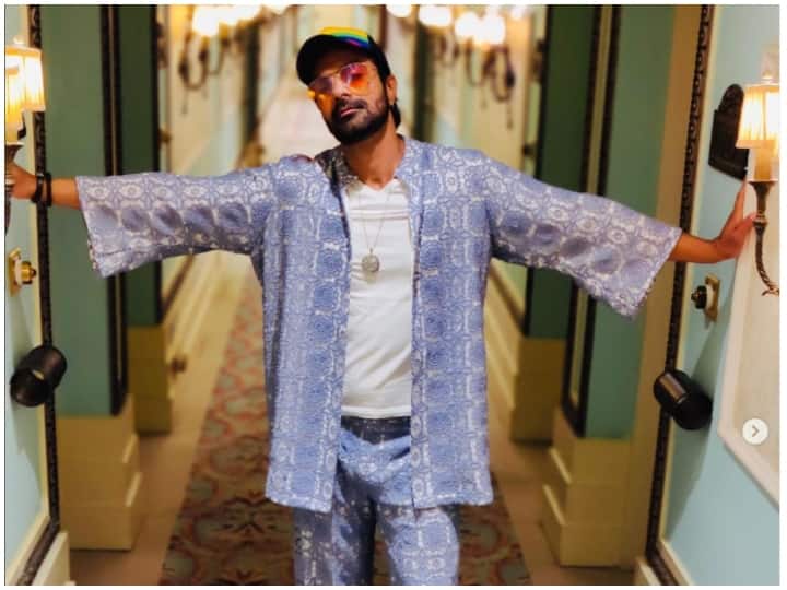 वैसे तो अश्मित पटेल सुपर मॉडल रहे हैं और कई फिल्मों में भी नजर आ चुके हैं, लेकिन उनकी पहचान अमिषा पटेल के नाम से ज्यादा होती है. अश्मित का जन्म 13 जनवरी 1978 के दिन हुआ था.