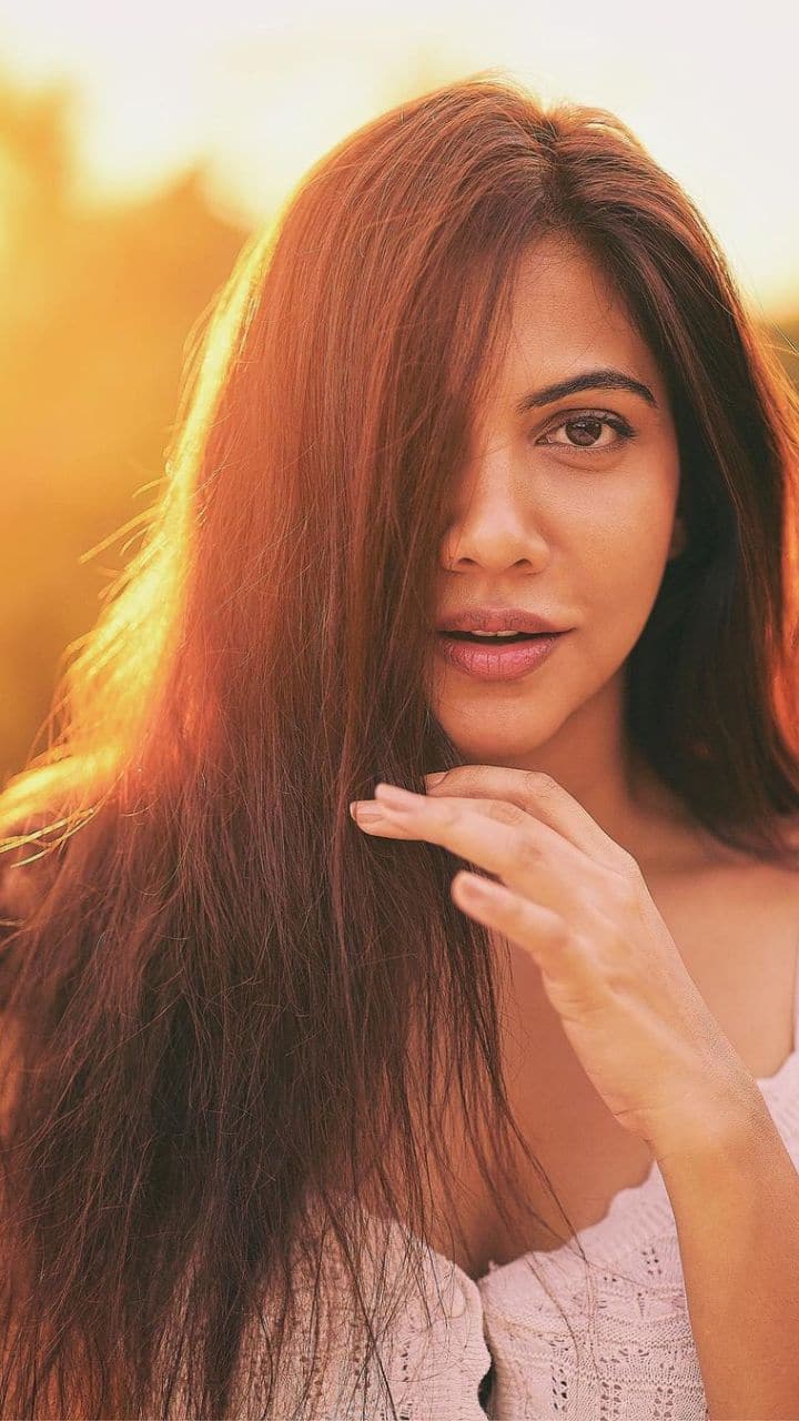 நடிக்க வருவதற்கு முன் பின்னணி பாடகியாக இருந்தவர் இவர்