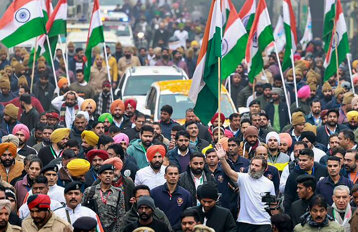 ১৯৮৪ সালের ঘটনায় নিপীড়িতদের একটি সংগঠনের তরফে কংগ্রেসের কর্মসূচি নিয়ে ক্ষোভ জানানো হয়েছে। কংগ্রেসের অফিসের সামনে বিক্ষোভ দেখানোর কর্মসূচিও ছিল। যদিও অনেক জায়গায় তাদের পুলিশ বাধা দিয়েছে বলে দাবি।