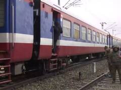 जम्मू-कश्मीर में पटरी से उतरी ट्रेन, बड़ा हादसा होने से टला, सभी यात्री सुरक्षित