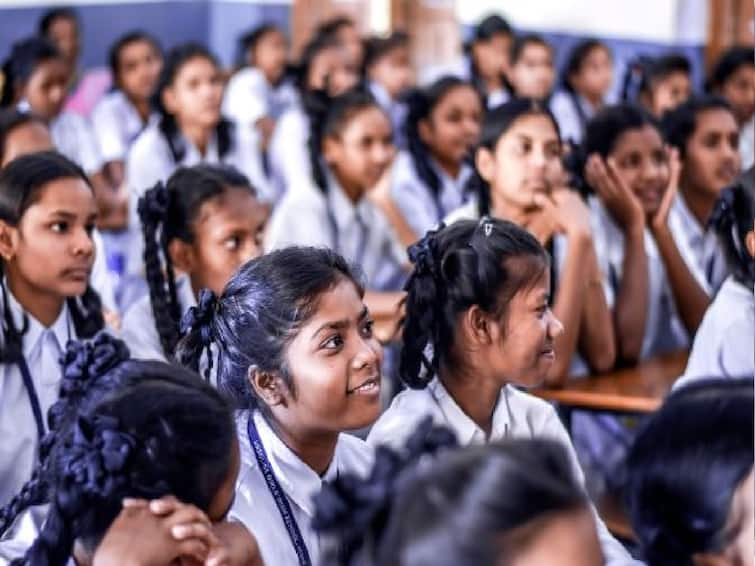 Bengal's New Education Policy Mandates Classes 5-8 Students To Study Three Languages Bengal's New Education Policy Mandates Classes 5-8 Students To Study Three Languages