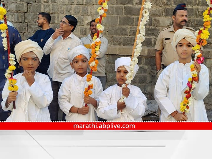 Siddheshwar Maharaj Yatra, Solapur: श्री सिद्धेश्वर महाराजांच्या यात्रेचा आज मुख्य दिवस आहे. आज यन्नीमज्जन, तैलाभिषेक सोहळा पार पडणार आहे.