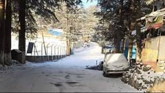 Himachal News: હિમવર્ષાને કારણે જનજીવન અસ્તવ્યસ્ત, 200 રસ્તાઓ બંધ, ઘણા વિસ્તારોમાં અંધારપટ