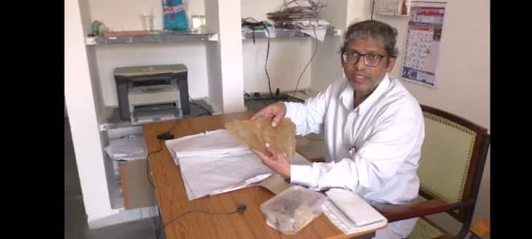 Nanded News Updates Nanded srtmun Swami Ramanand Teerth Vidyapeeth Made of edible plastic काय म्हणता? चक्क खाण्यायोग्य प्लास्टिक बनवलं! नांदेडच्या स्वामी रामानंद तीर्थ विद्यापीठाचा भन्नाट शोध 