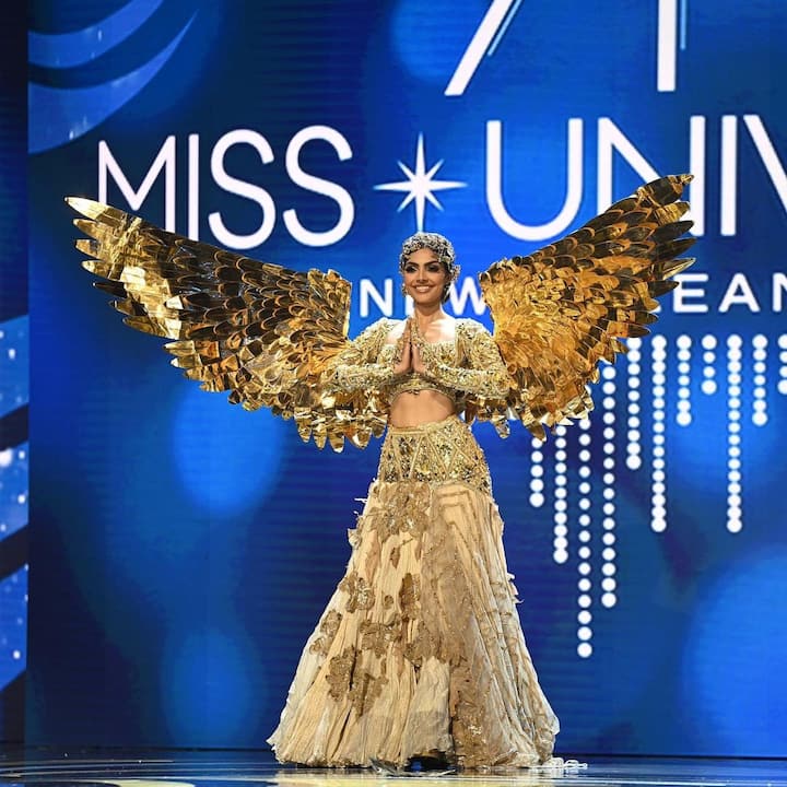 दिविता सोनेरी पंख पसरवत 