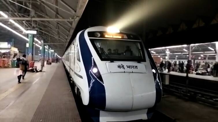 Controversy again, this time Vande Bharat Express accused of providing low quality food Vande Bharat Express: ফের বিতর্ক, এবার নিম্নমানের খাবার দেওয়ার অভিযোগ বন্দে ভারত এক্সপ্রেসে